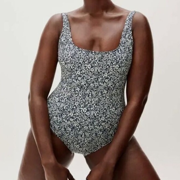 Everlane Square Neck Blue & White Floral Feminine Boho One Piece Swimsuit Sz L - Picture 6 of 16